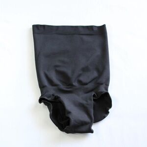 SKIMS NWOT core control high waisted brief